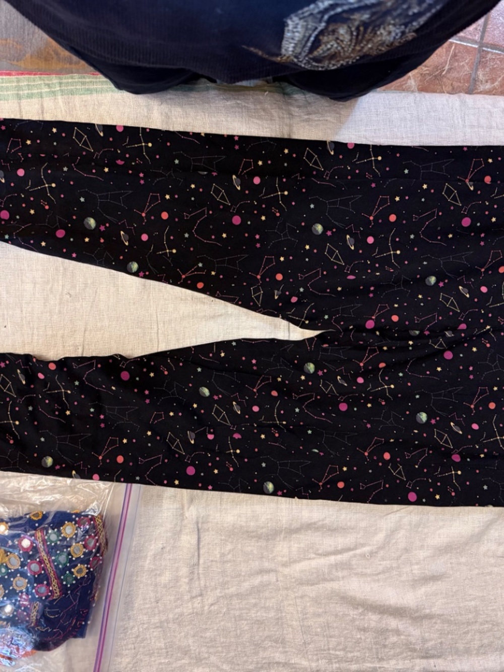 Svaha Leggings 2XL Rainbow Constellation Glow in Dark Large Pockets - Picture 2 of 7